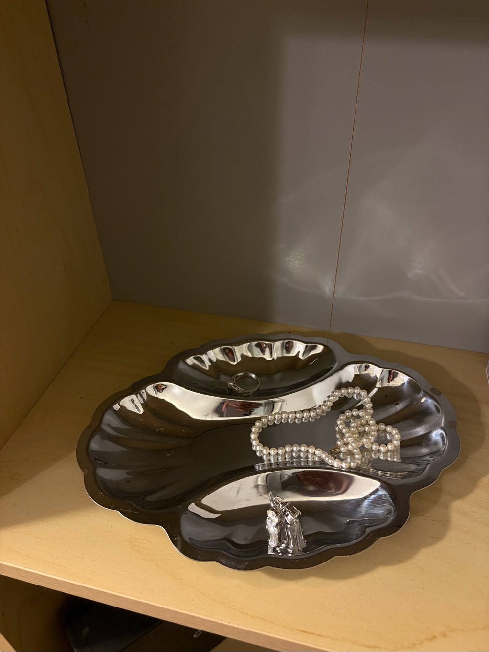 Silver toned Shell-Shaped Tray